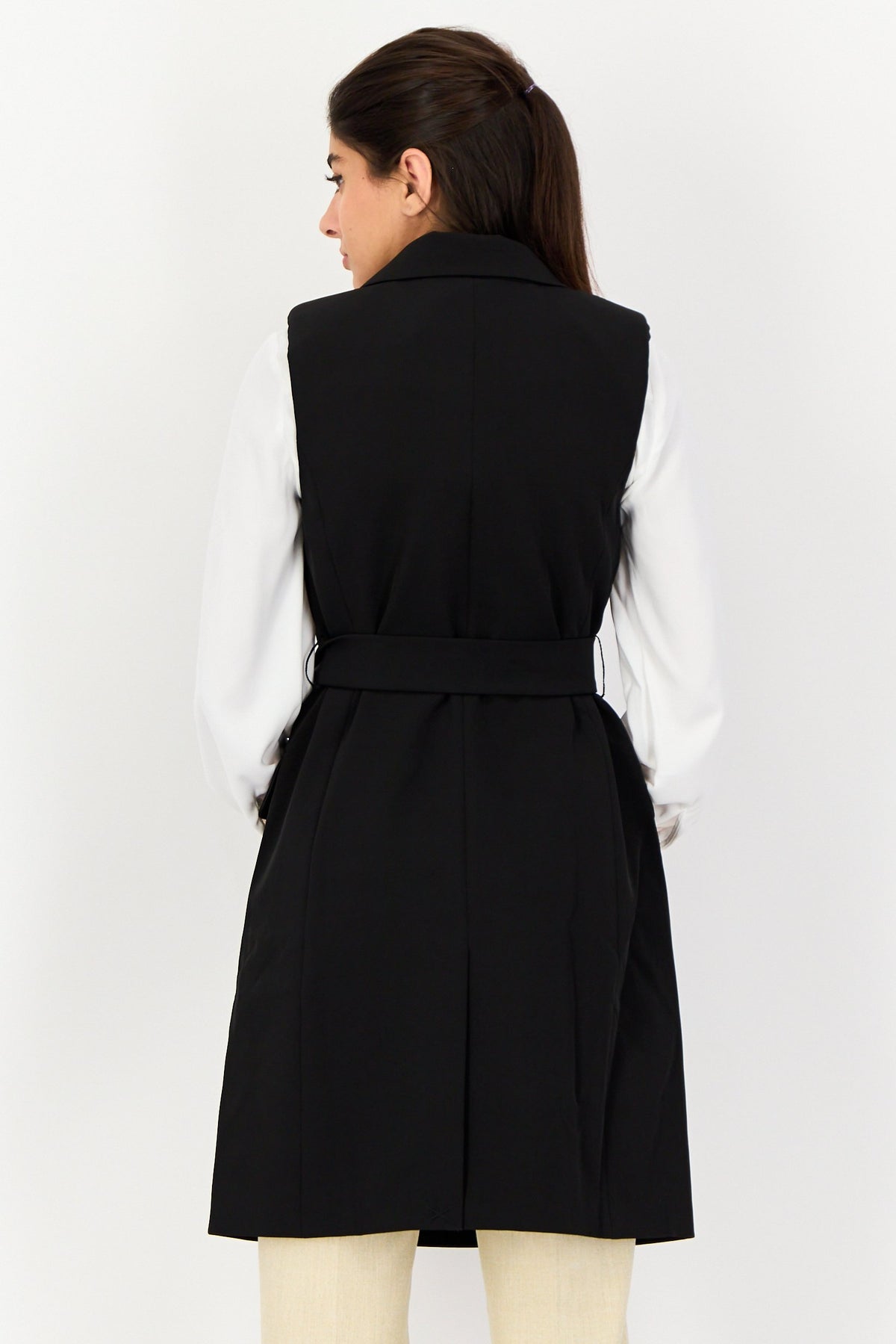 Regular Fit Solid Sleeveless Belted Casual Blazer