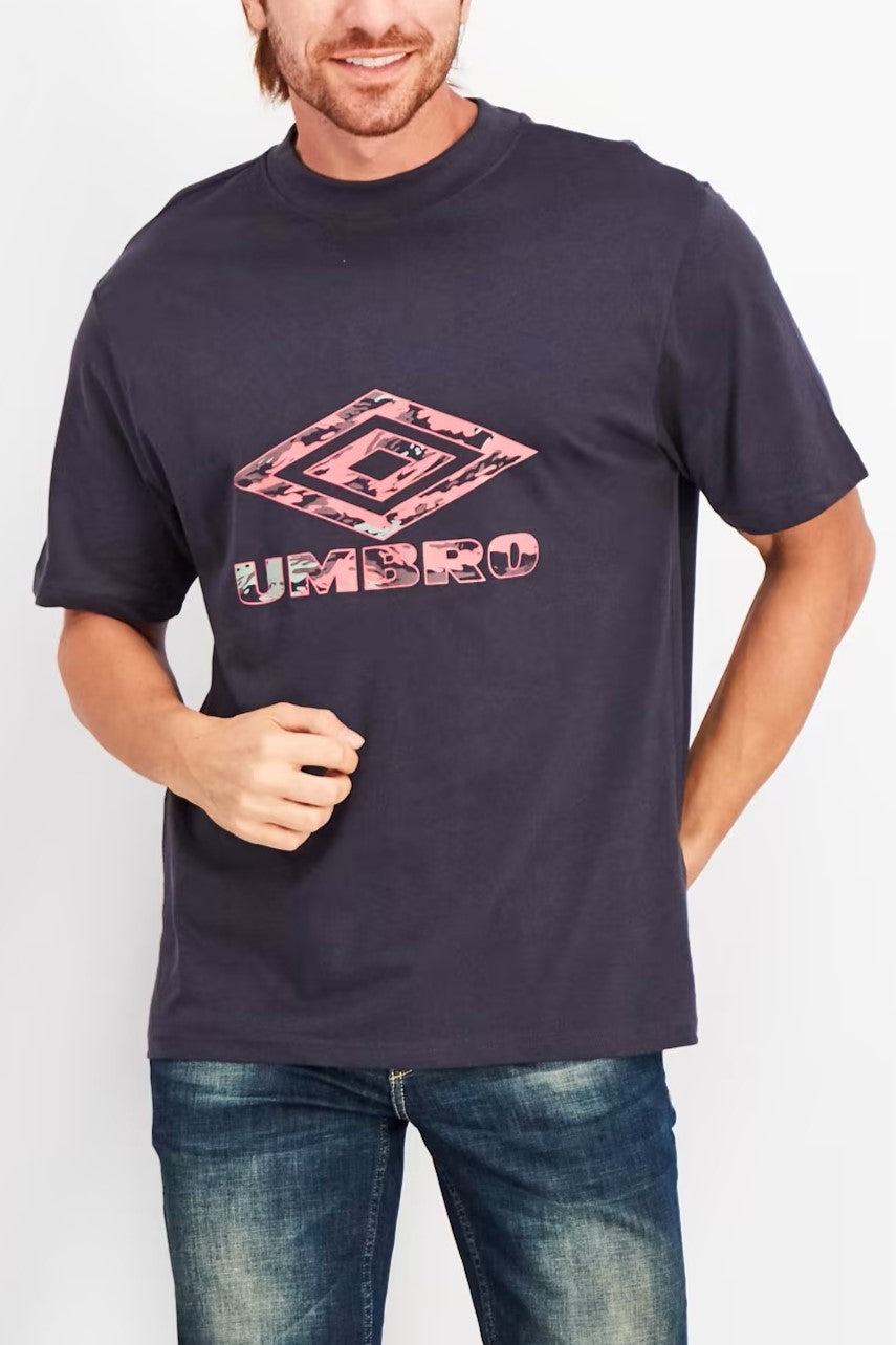 Umbro, Men Sportswear Fit Short Sleeve Training T-Shirt, Black/Pink