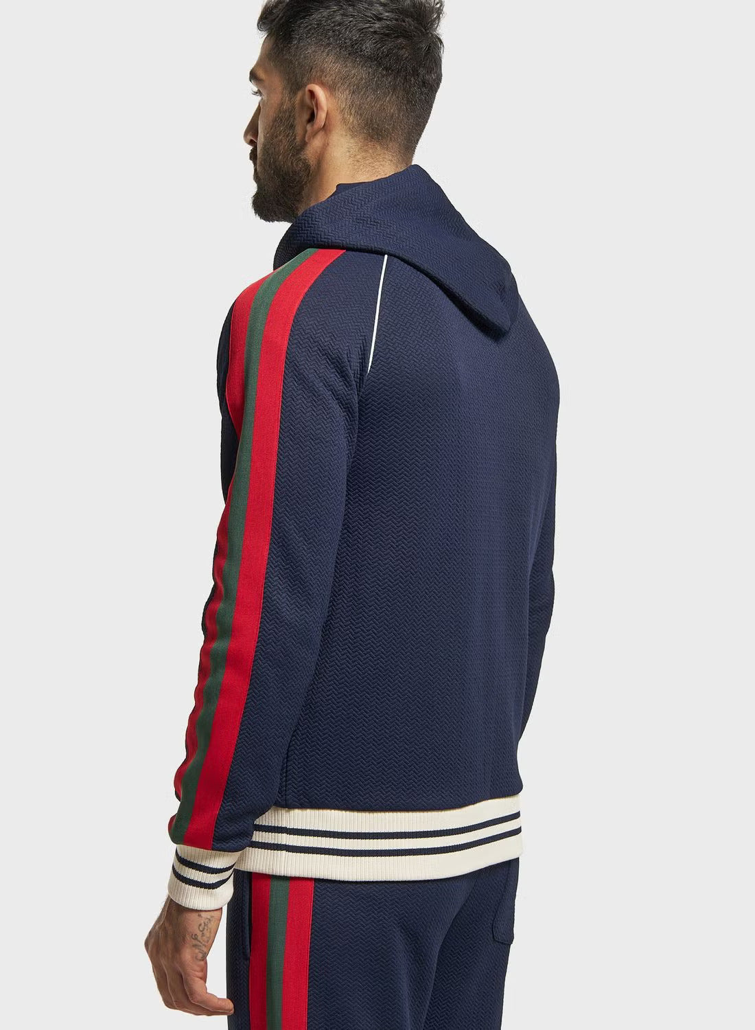 مشهور، د رنګ بلاک جاکټ