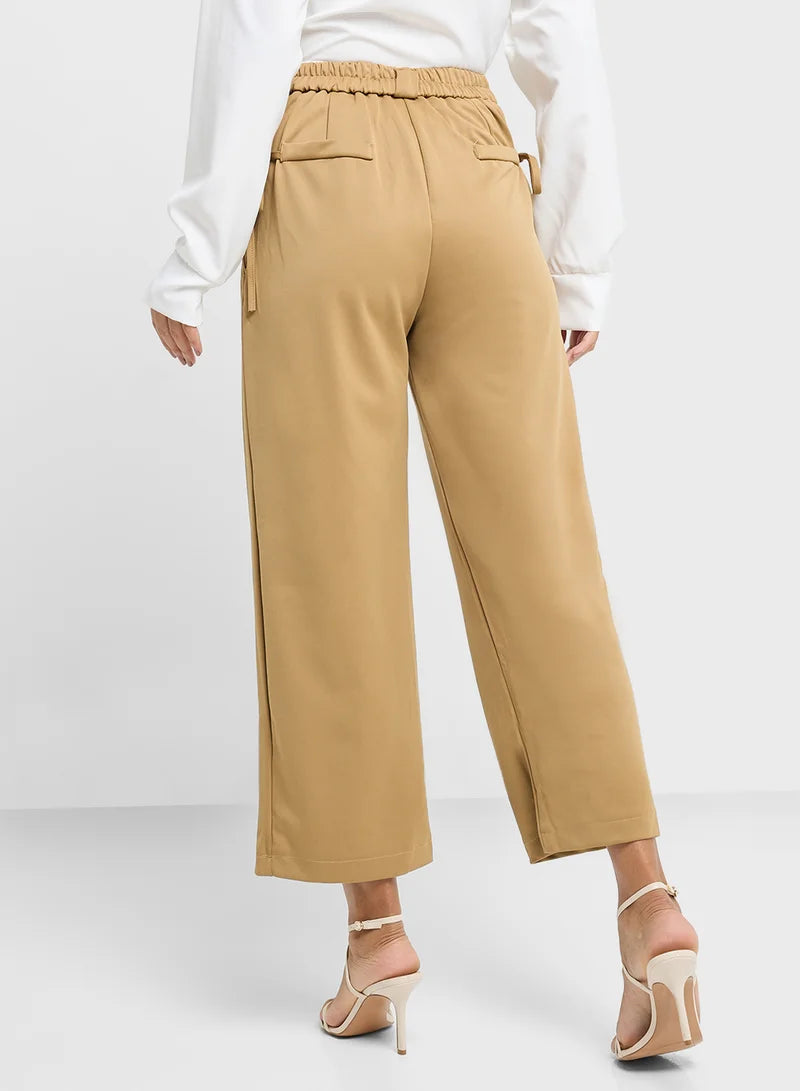 Front Pocket Detailed Pants
