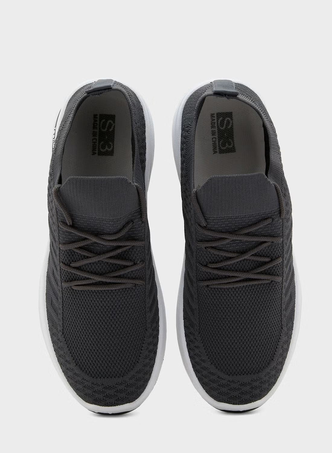 OFF LIMTS، اوبدل شوي بوټان