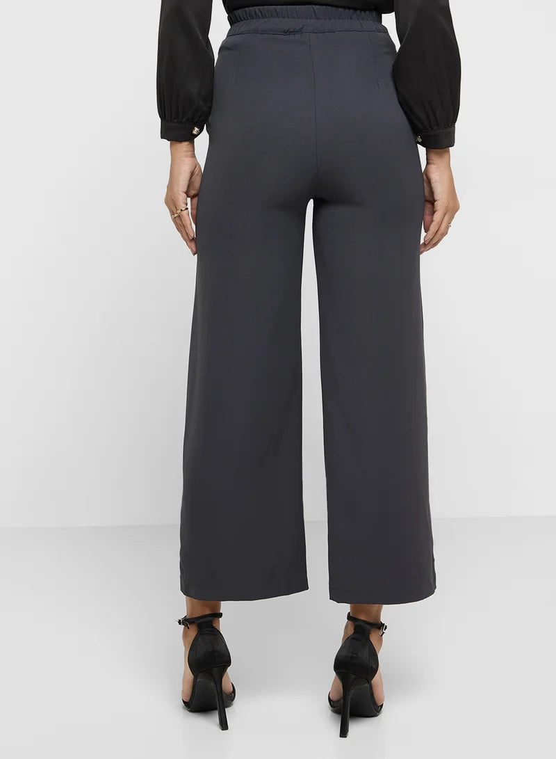 Front Pocket Detailed Pants